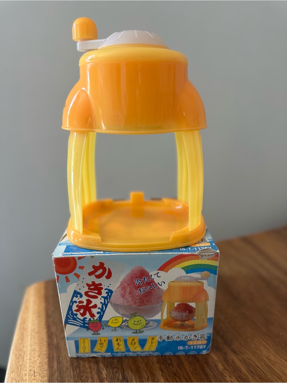 Doshisha Japanese Manual Shaved Ice Maker IS-T-1178Y Shave Ice Snow Cone